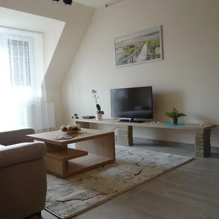 아파트 Stefi Apartman 에게르