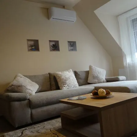 아파트 Stefi Apartman