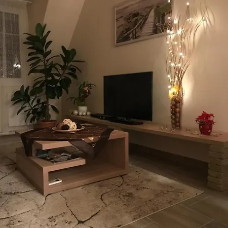 شقة Stefi Apartman إغير