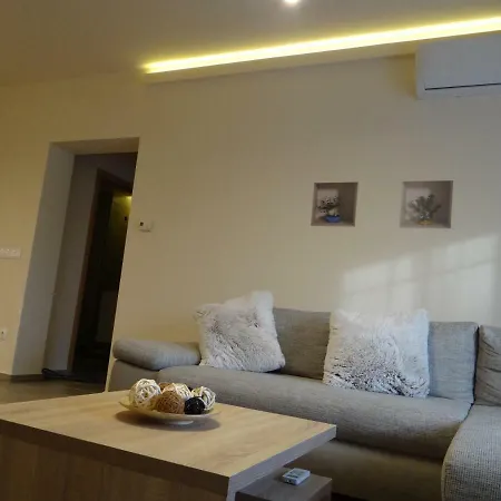 شقة Stefi Apartman