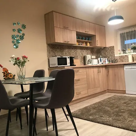 Stefi Apartman إغير