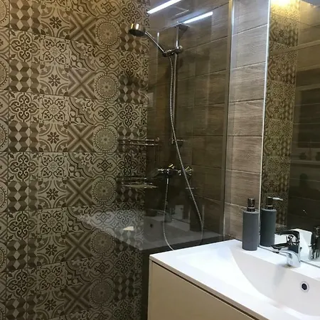 Stefi Apartman إغير