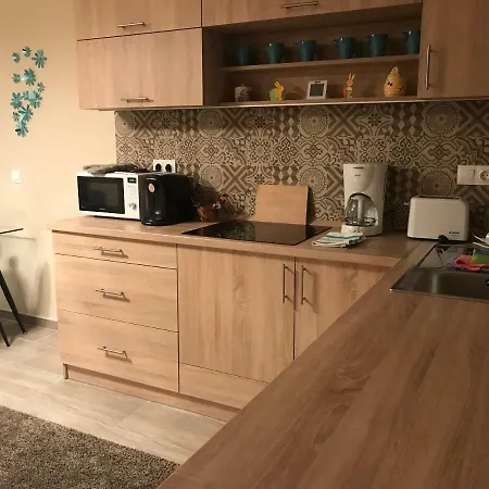 Stefi Apartman شقة