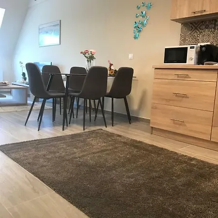 Stefi Apartman إغير